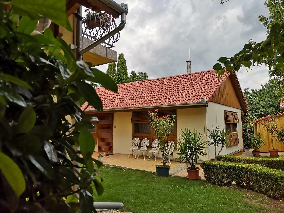 Julia Panzio Bed & Breakfast Hajduszoboszlo